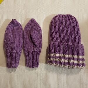 Girls hand knit mittens & hat set 2-4 years